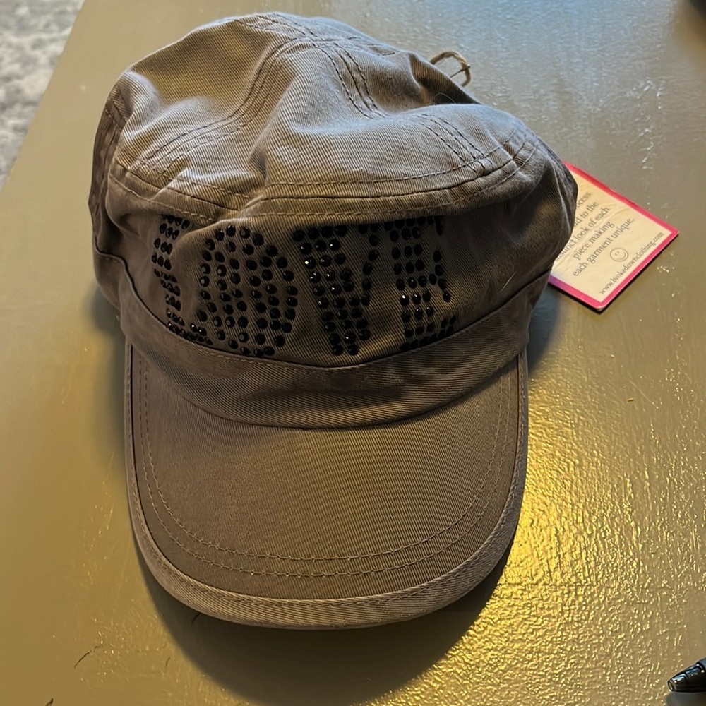 NWT Brokedown LOVE hat